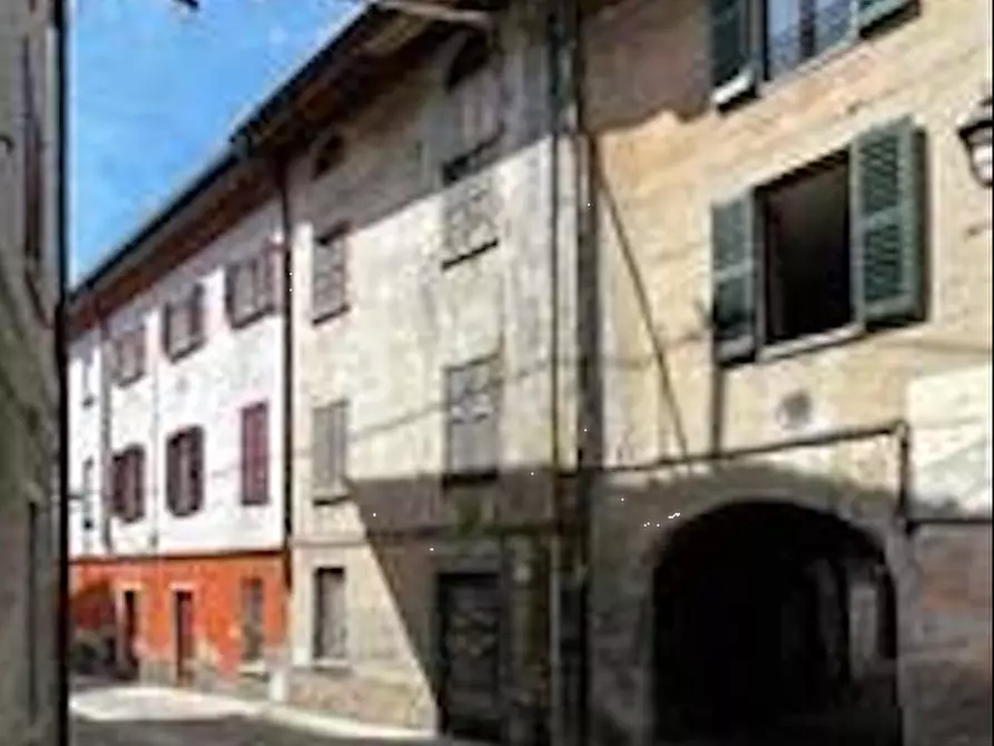 Immagine 2 di Magazzino in vendita  in Via Mentana a Albavilla