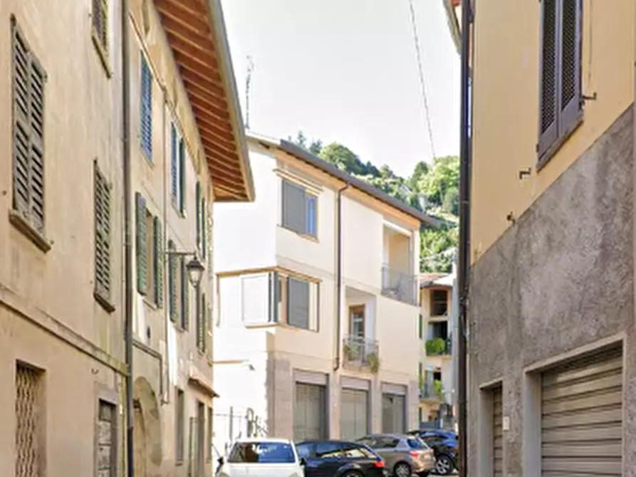 Immagine 8 di Magazzino in vendita  in Via Mentana a Albavilla