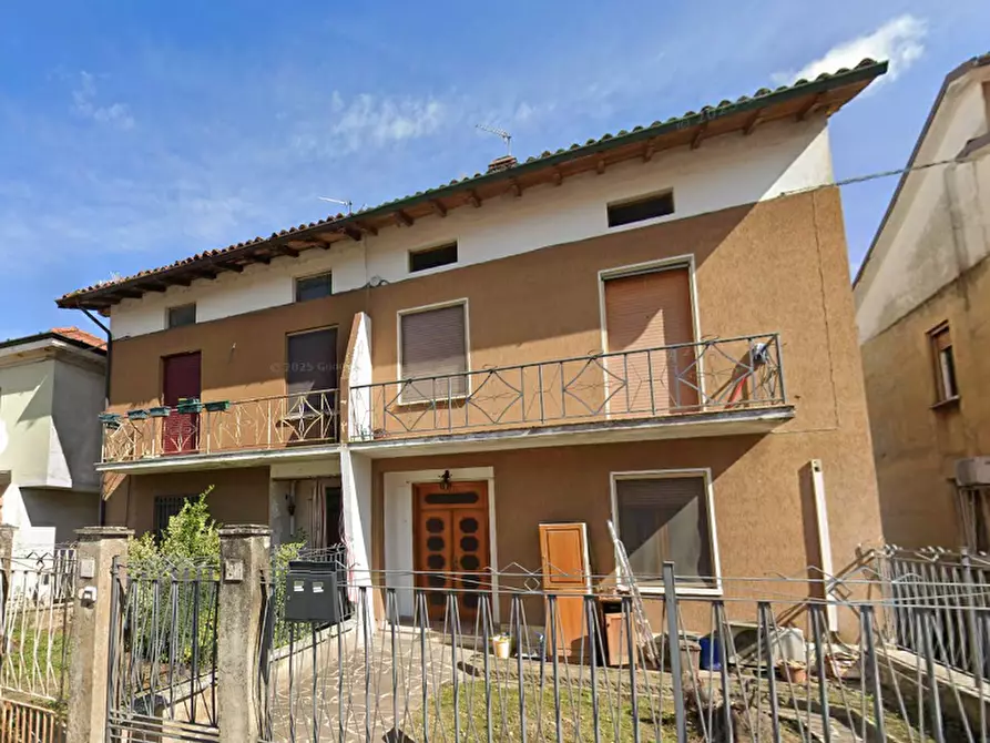 Immagine 2 di Casa bifamiliare in vendita  in Via Luigi Cadorna a Quinzano D'oglio