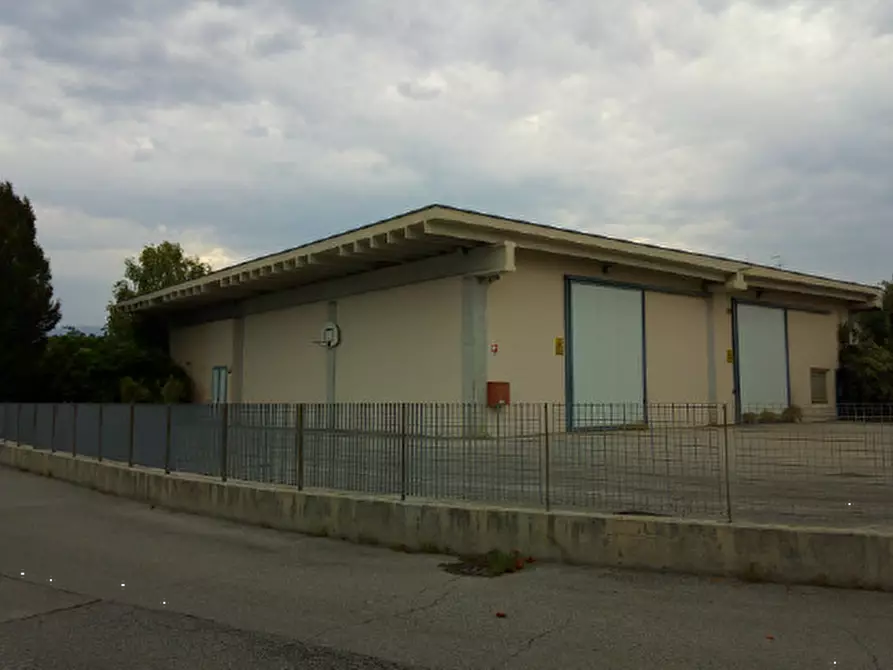 Immagine 2 di Magazzino in vendita  in Via Italia  a San Vendemiano