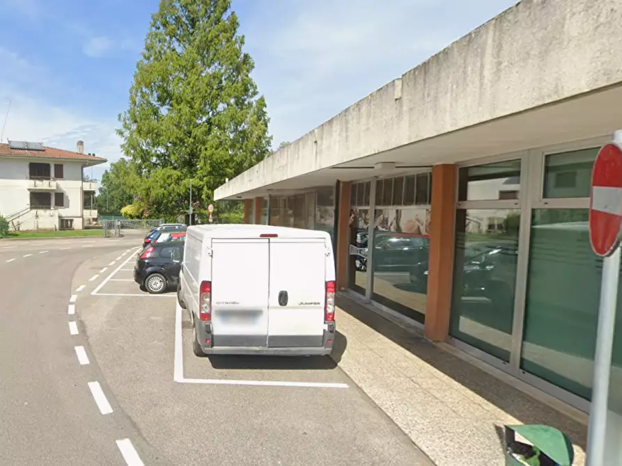 Immagine 5 di Negozio in vendita  in 	Via della Chiesa a Ormelle