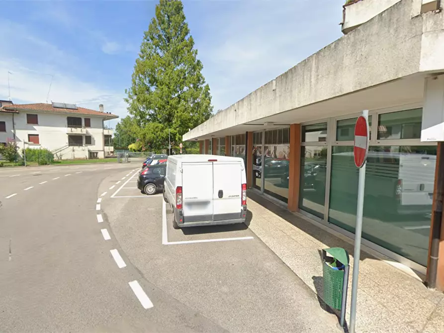 Immagine 6 di Negozio in vendita  in 	Via della Chiesa a Ormelle