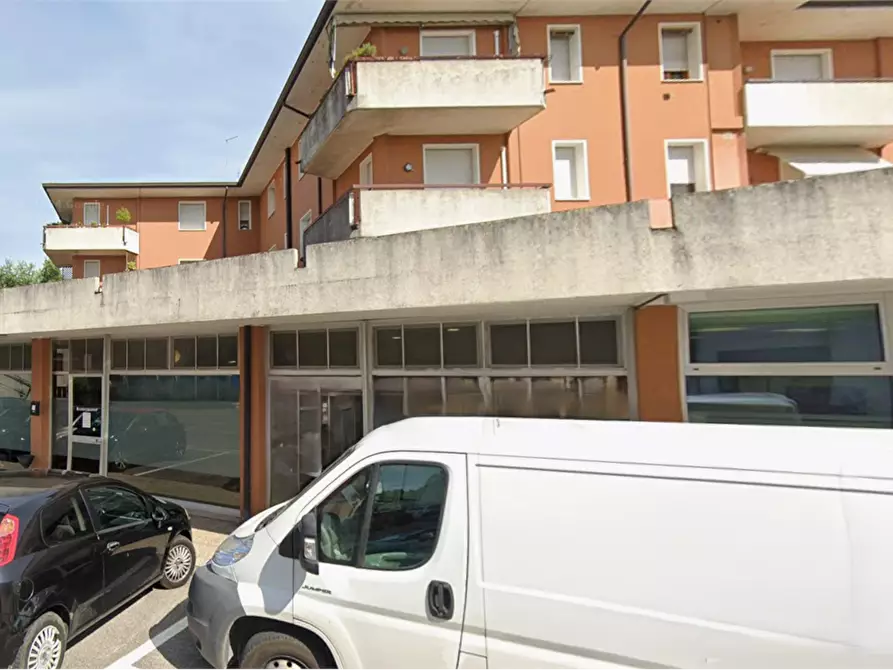 Immagine 10 di Negozio in vendita  in 	Via della Chiesa a Ormelle