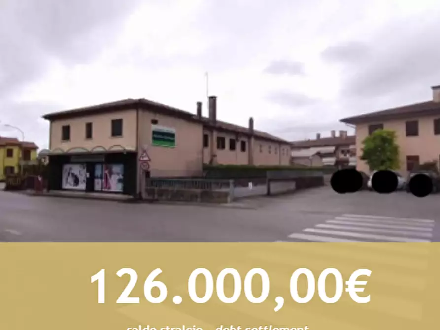 Immagine 1 di Magazzino in vendita  in Via Monsignor Candido Breda a Paese