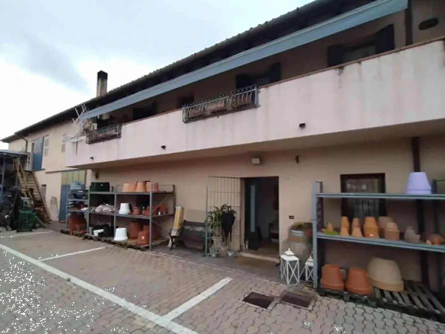 Immagine 2 di Magazzino in vendita  in Via Monsignor Candido Breda a Paese
