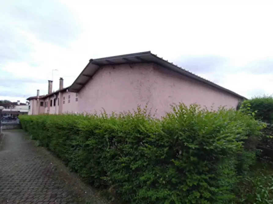 Immagine 6 di Magazzino in vendita  in Via Monsignor Candido Breda a Paese
