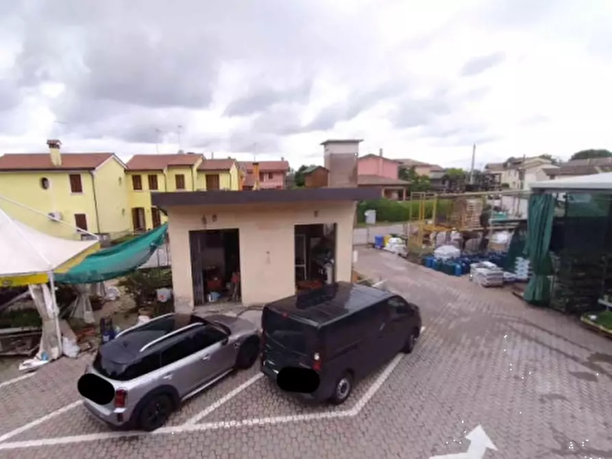 Immagine 8 di Magazzino in vendita  in Via Monsignor Candido Breda a Paese