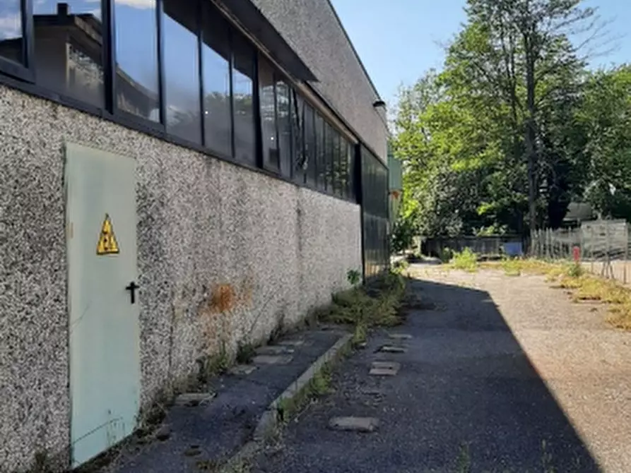 Immagine 15 di Capannone industriale in vendita  in Via Monte Bianco a Villa Guardia