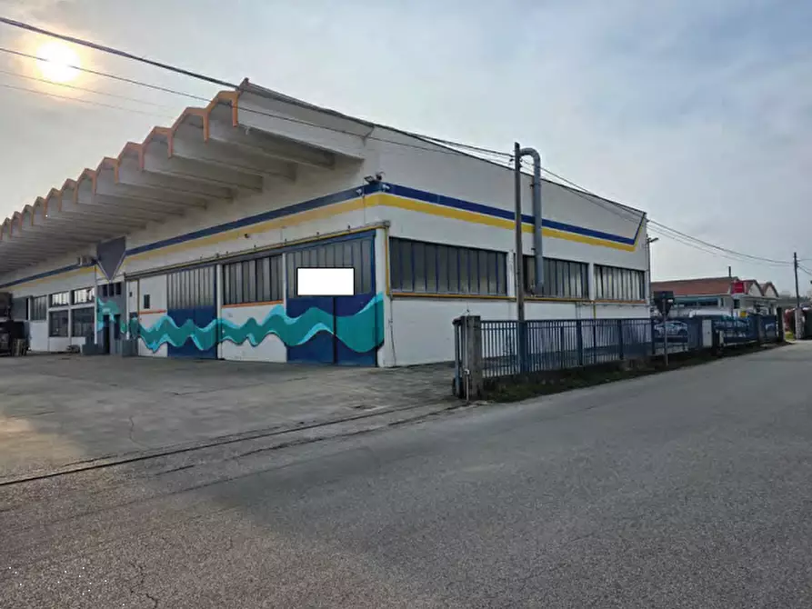Immagine 2 di Negozio in vendita  in Via Marco Pellicciaio a Treviso