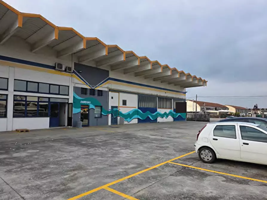 Immagine 7 di Negozio in vendita  in Via Marco Pellicciaio a Treviso