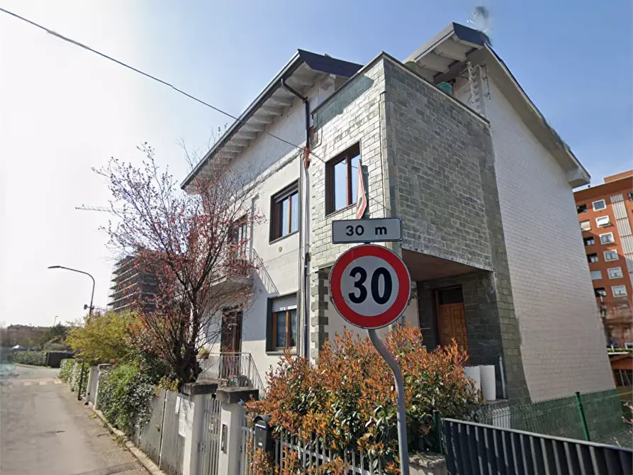 Immagine 9 di Appartamento in vendita  in Via Vincenzo Bellini a Bollate