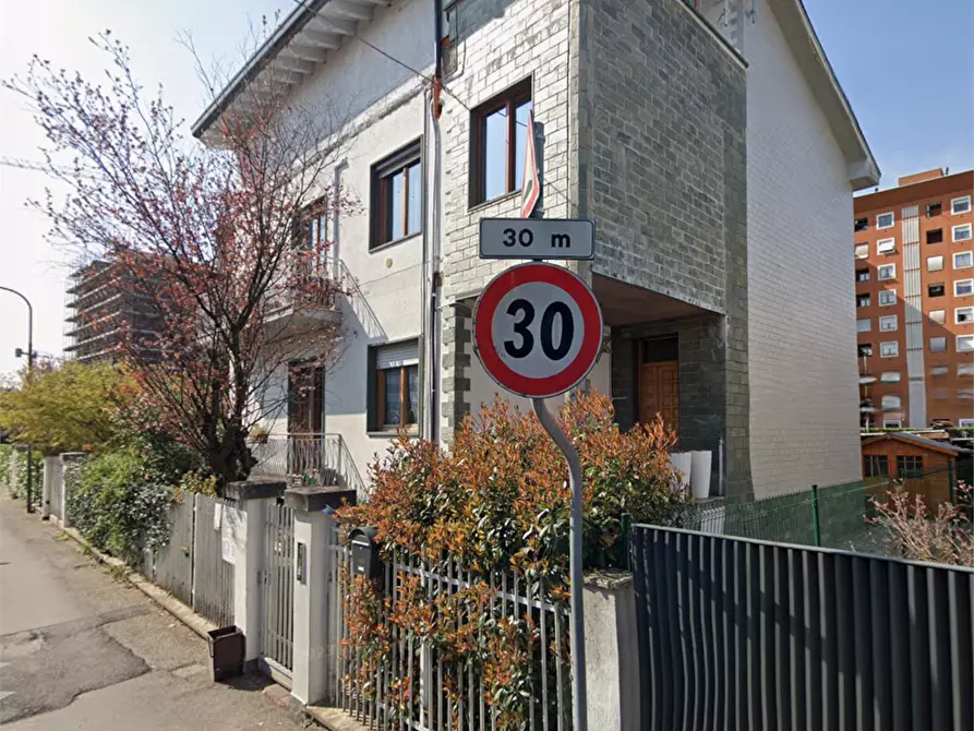 Immagine 10 di Appartamento in vendita  in Via Vincenzo Bellini a Bollate