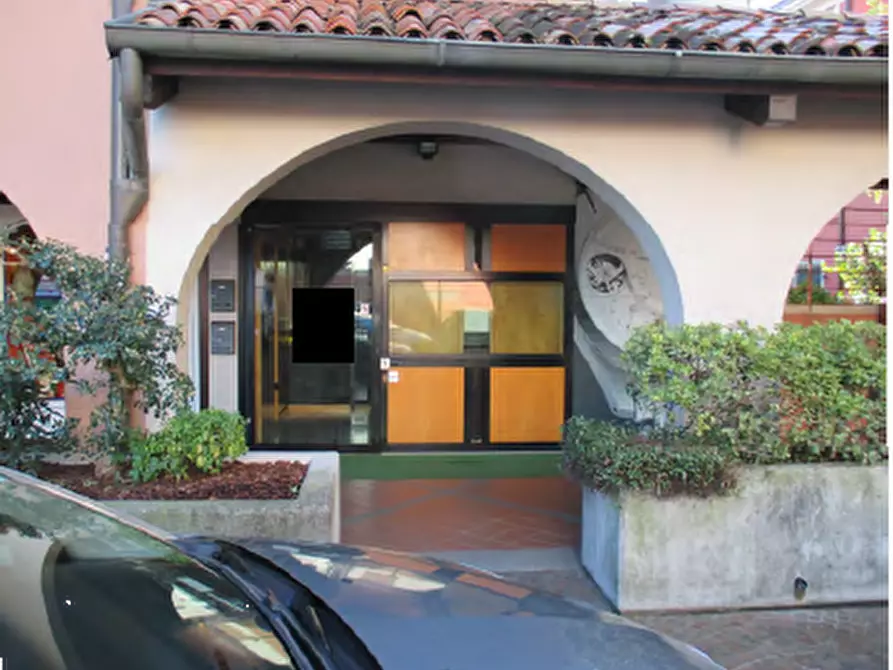Immagine 2 di Negozio in vendita  in Via Roma a Gaiarine