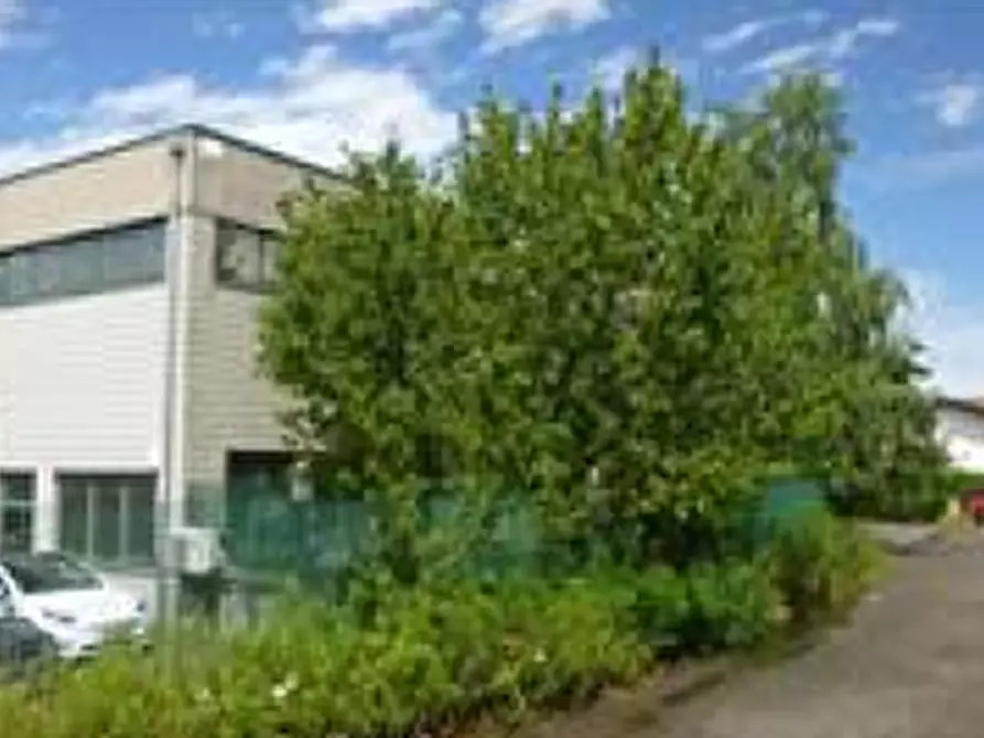 Immagine 3 di Capannone industriale in vendita  in Via Aldo Moro a Appiano Gentile
