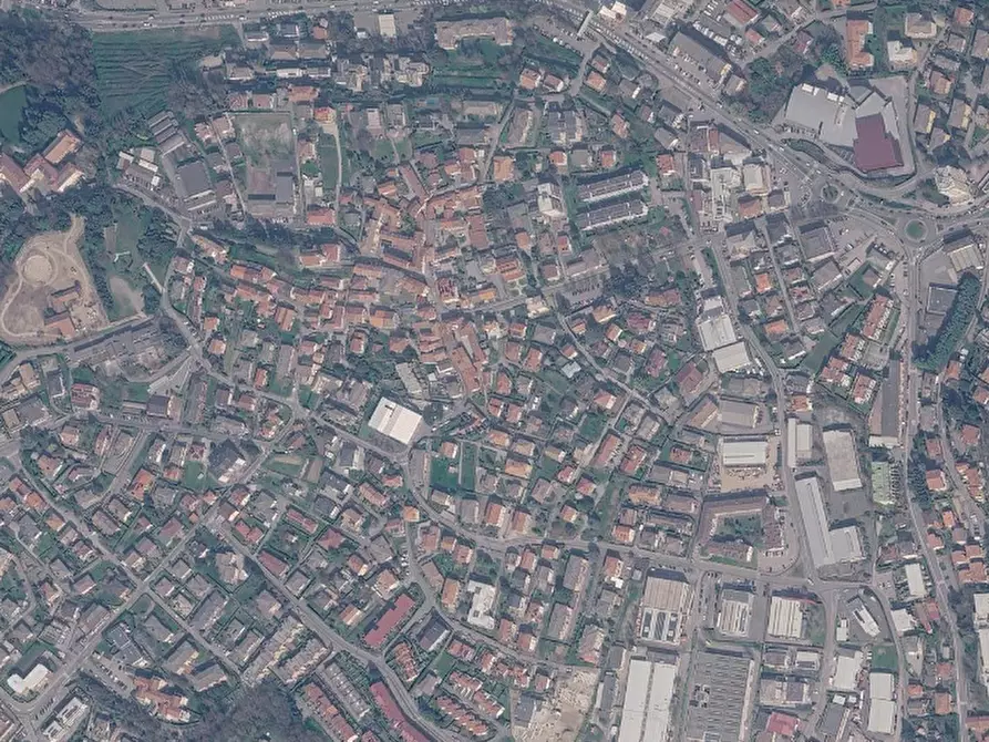 Immagine 13 di Negozio in vendita  in Via Volta a Lipomo