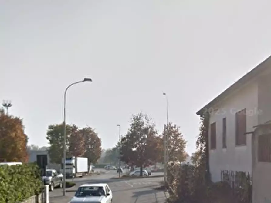 Immagine 8 di Negozio in vendita  in Via Monte San Primo a Arosio