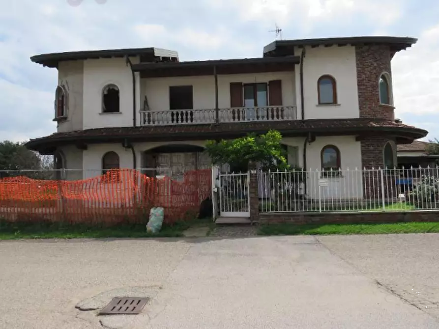 Immagine 3 di Casa indipendente in vendita  in Via G. Villa a Cuggiono