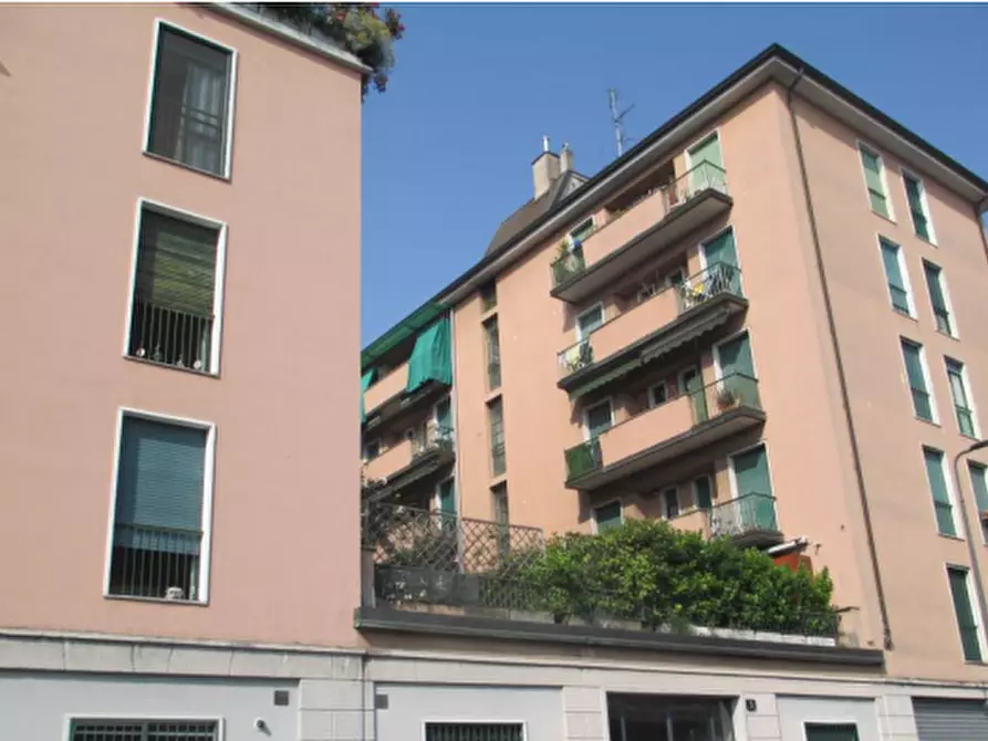 Immagine 2 di Appartamento in vendita  in Via Lesa a Milano