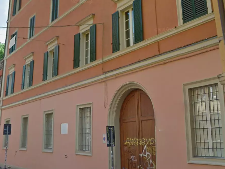 Immagine 4 di Porzione di casa in vendita  in via delle Belle Arti a Bologna