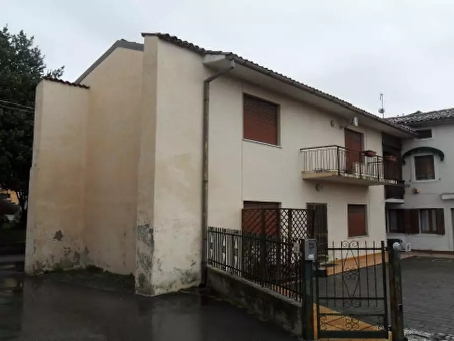 Immagine 3 di Porzione di casa in vendita  in Via Frassinelli a Vittorio Veneto