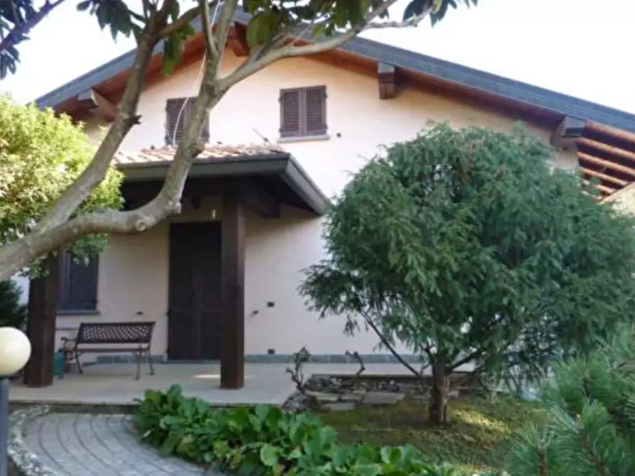 Immagine 2 di Villa in vendita  in Frazione Cà Nova a Valgreghentino