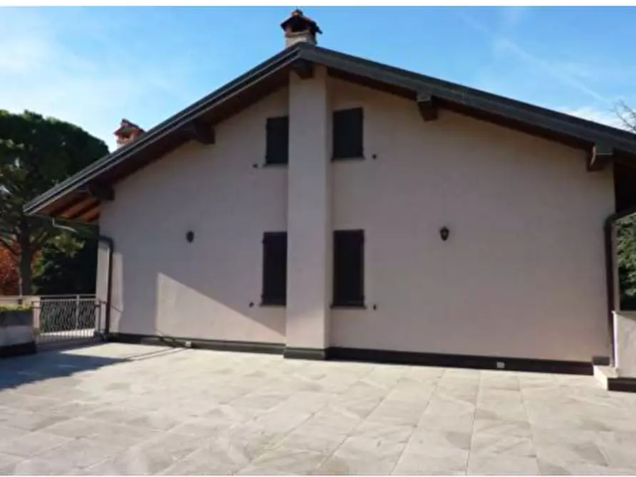 Immagine 6 di Villa in vendita  in Frazione Cà Nova a Valgreghentino