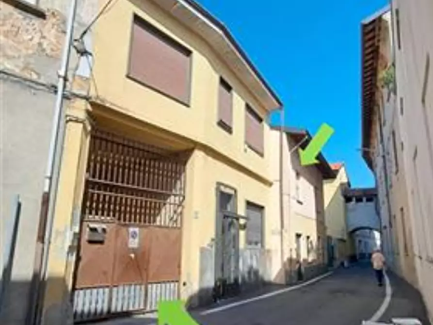 Immagine 2 di Appartamento in vendita  in Via Ugo Foscolo a Busto Garolfo