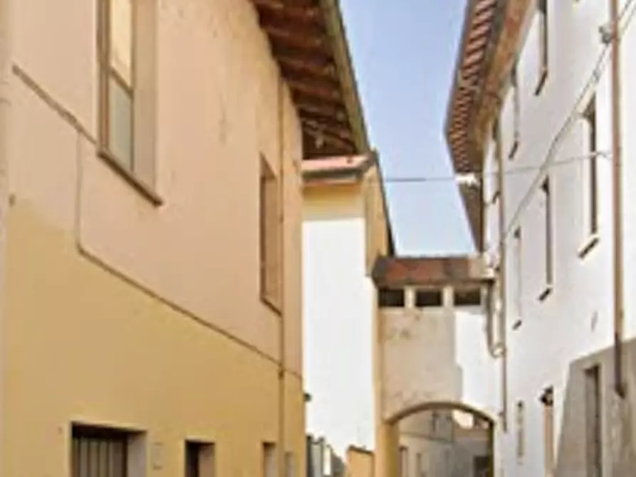 Immagine 4 di Appartamento in vendita  in Via Ugo Foscolo a Busto Garolfo