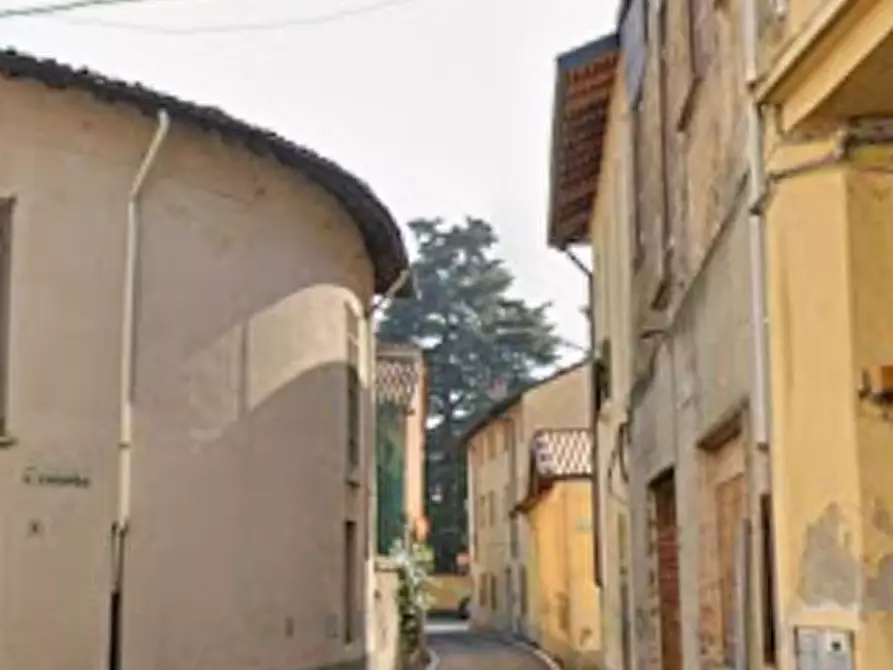 Immagine 5 di Appartamento in vendita  in Via Ugo Foscolo a Busto Garolfo