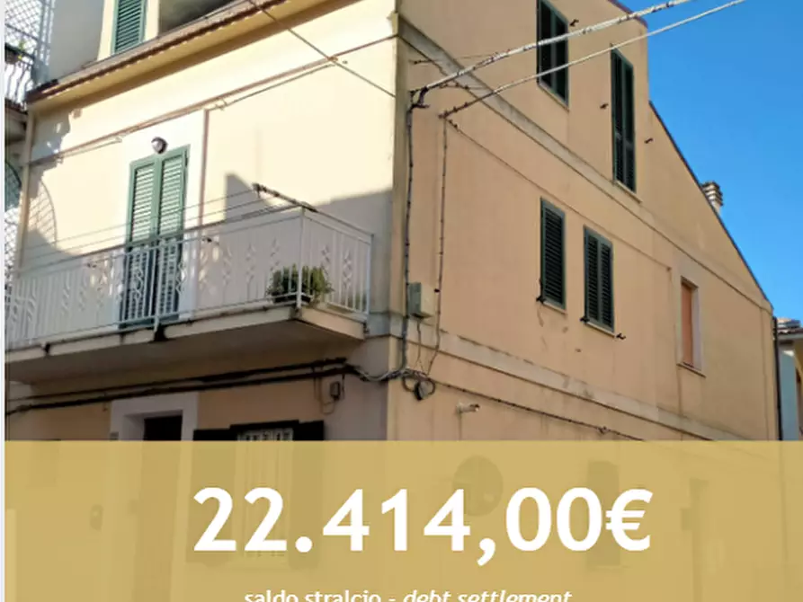 Immagine 1 di Appartamento in vendita  in Via dei Borghi a Montenero Di Bisaccia
