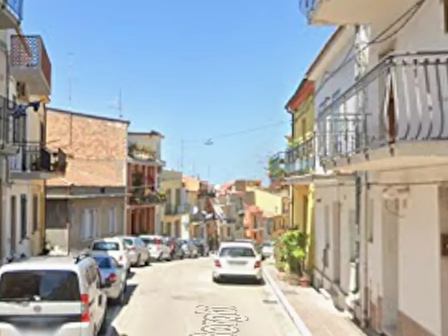 Immagine 4 di Appartamento in vendita  in Via dei Borghi a Montenero Di Bisaccia