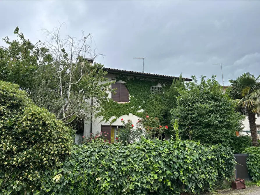 Immagine 3 di Villa in vendita  in Via Monte Spinoncia a Bassano Del Grappa