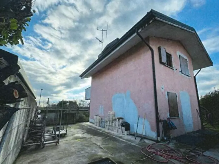 Immagine 4 di Villa in vendita  in Via Giuseppe Verdi a Molteno