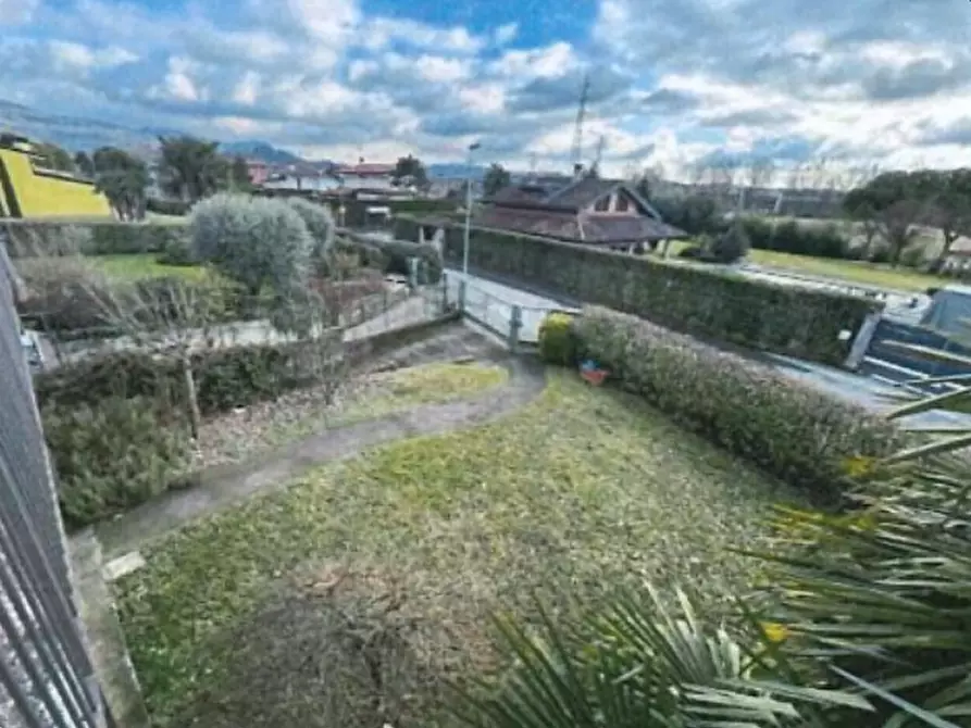 Immagine 5 di Villa in vendita  in Via Giuseppe Verdi a Molteno