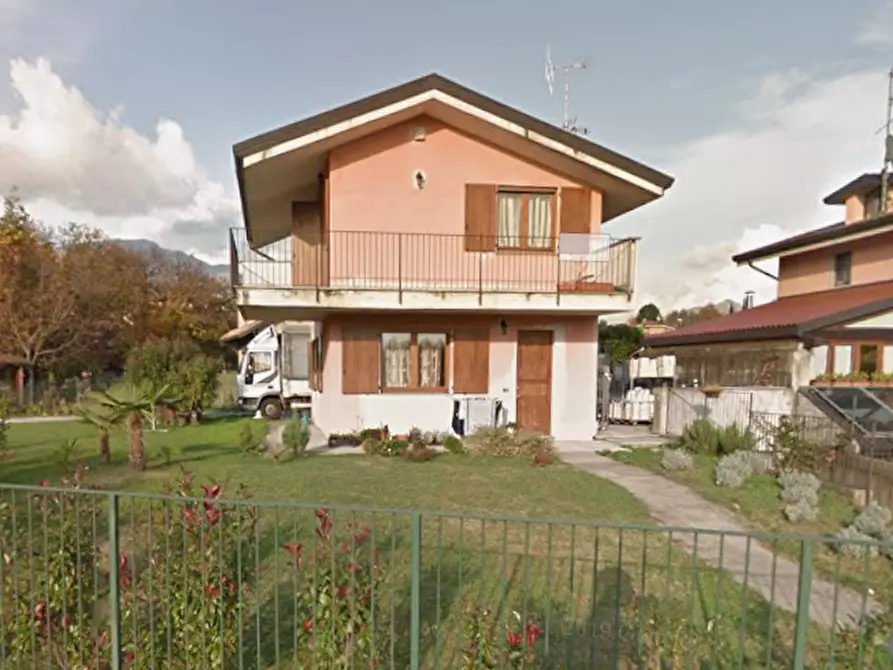 Immagine 9 di Villa in vendita  in Via Giuseppe Verdi a Molteno