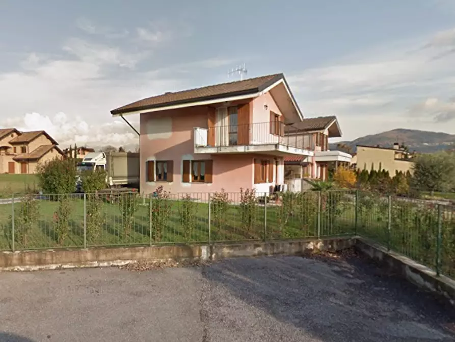 Immagine 11 di Villa in vendita  in Via Giuseppe Verdi a Molteno