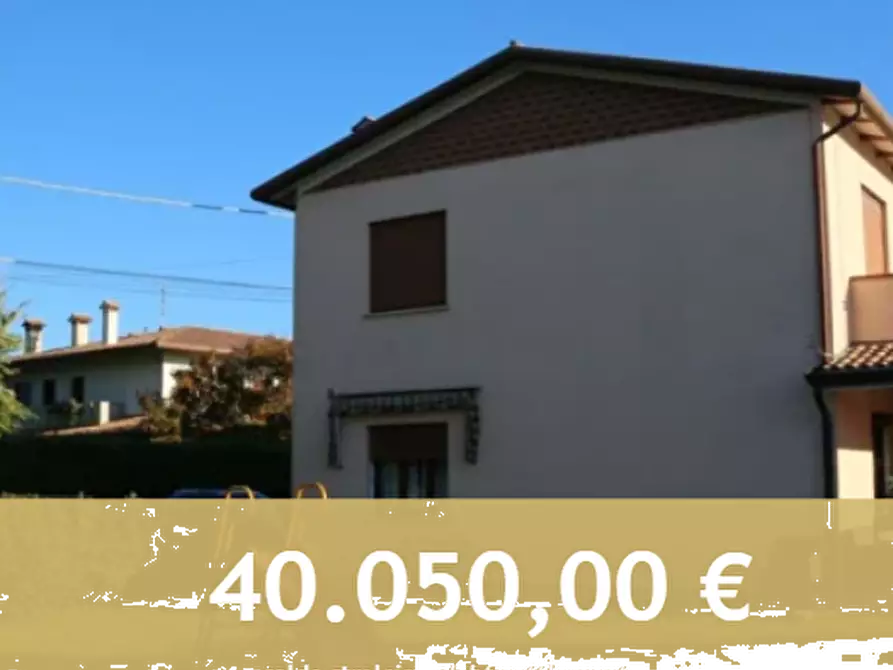 Immagine 1 di Casa indipendente in vendita  in Via Angelo Giuseppe Roncalli a Paese