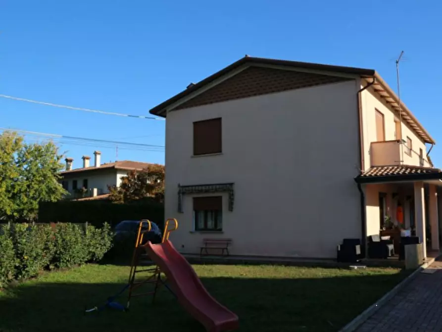 Immagine 2 di Casa indipendente in vendita  in Via Angelo Giuseppe Roncalli a Paese