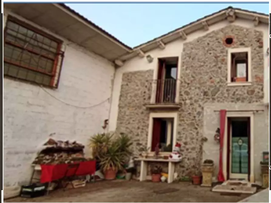 Immagine 2 di Casa indipendente in vendita  in Via poli  a Brogliano