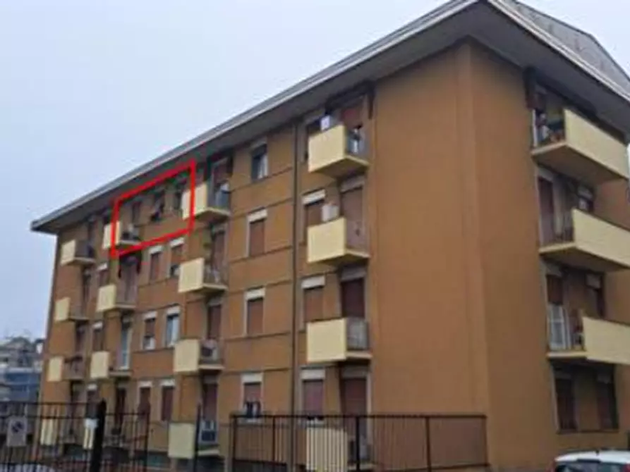 Immagine 2 di Appartamento in vendita  in Via Enrico Dell'Acqua a Busto Arsizio