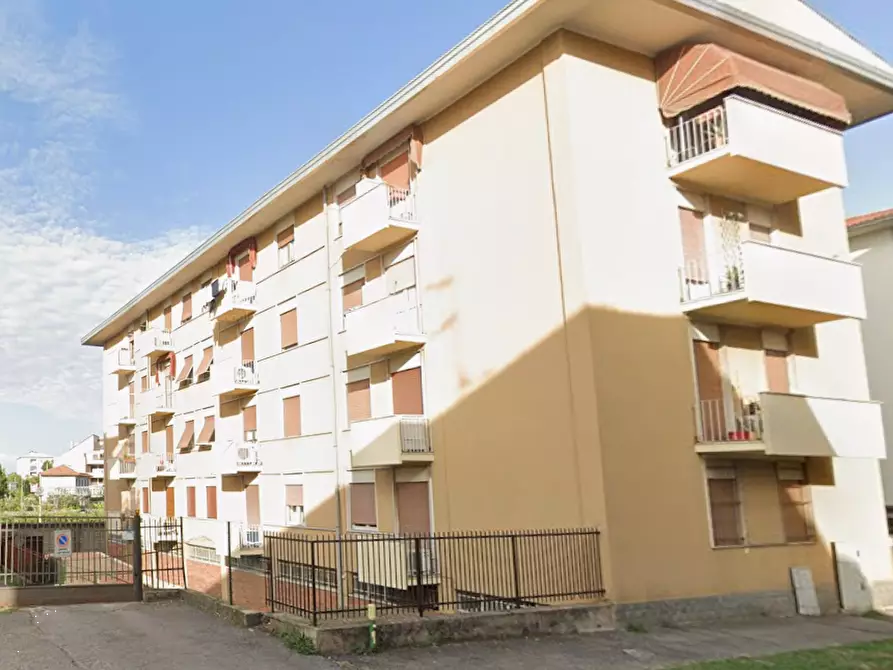 Immagine 4 di Appartamento in vendita  in Via Enrico Dell'Acqua a Busto Arsizio