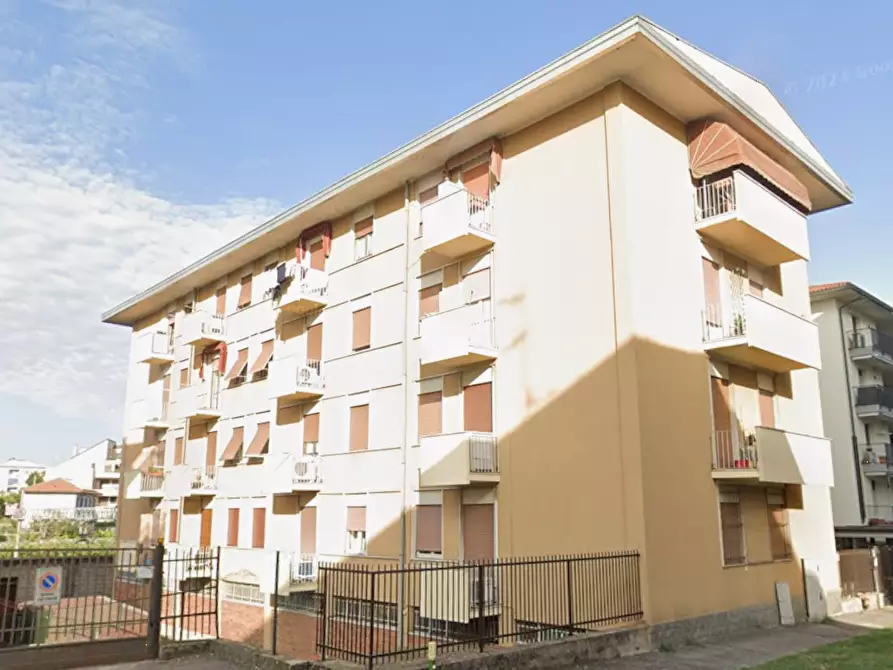 Immagine 7 di Appartamento in vendita  in Via Enrico Dell'Acqua a Busto Arsizio