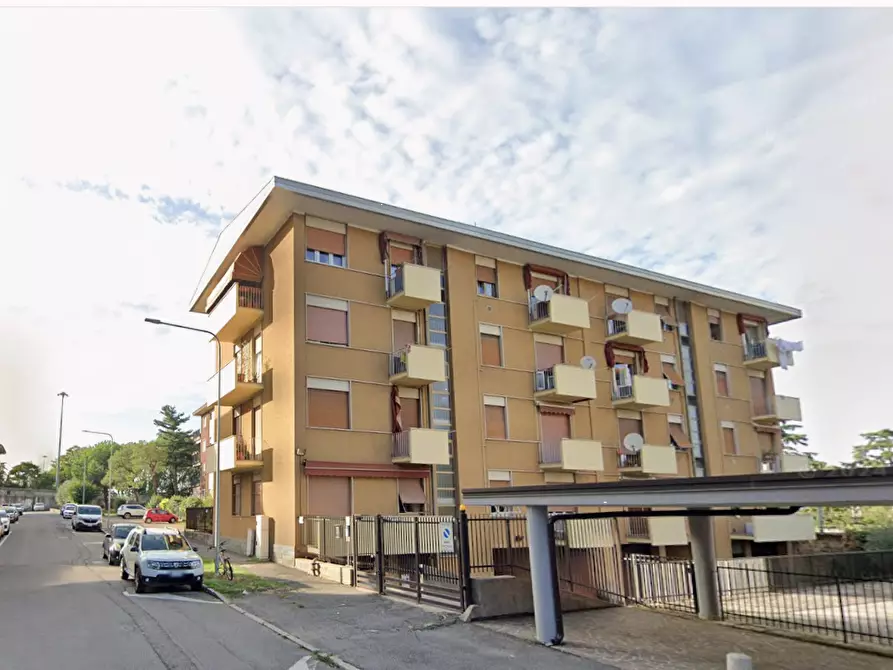 Immagine 9 di Appartamento in vendita  in Via Enrico Dell'Acqua a Busto Arsizio
