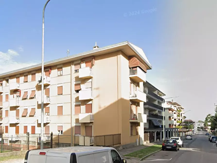 Immagine 24 di Appartamento in vendita  in Via Enrico Dell'Acqua a Busto Arsizio