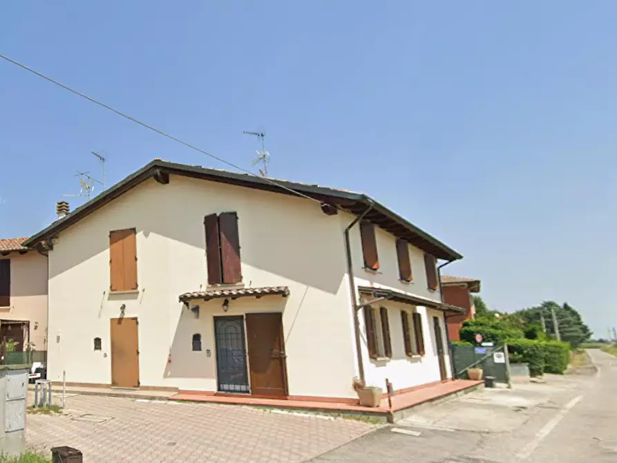 Immagine 10 di Porzione di casa in vendita  in via Miserabili a Budrio