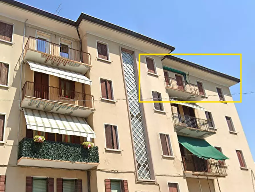 Immagine 14 di Appartamento in vendita  in Via Cadore a Conegliano
