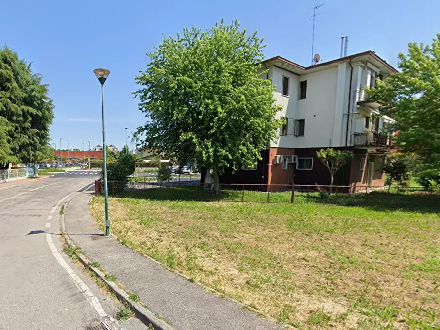 Immagine 11 di Appartamento in vendita  in Via Altinia a Venezia