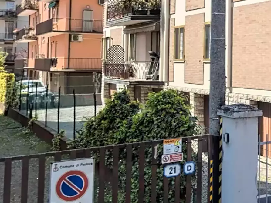 Immagine 8 di Appartamento in vendita  in Via Enrico Bernardi  a Padova