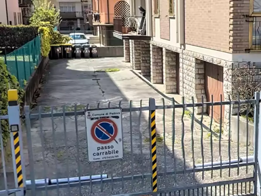 Immagine 10 di Appartamento in vendita  in Via Enrico Bernardi  a Padova