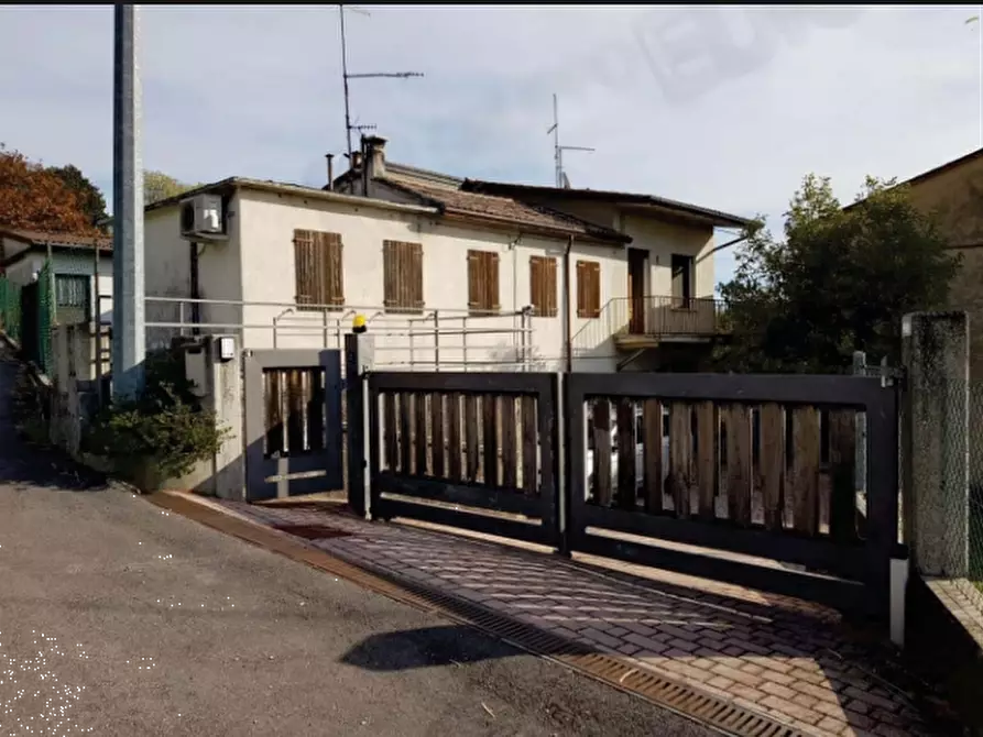 Immagine 1 di Porzione di casa in vendita  in via Martiri a Borso Del Grappa